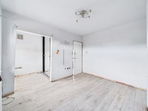 Photo 16- click for photo gallery